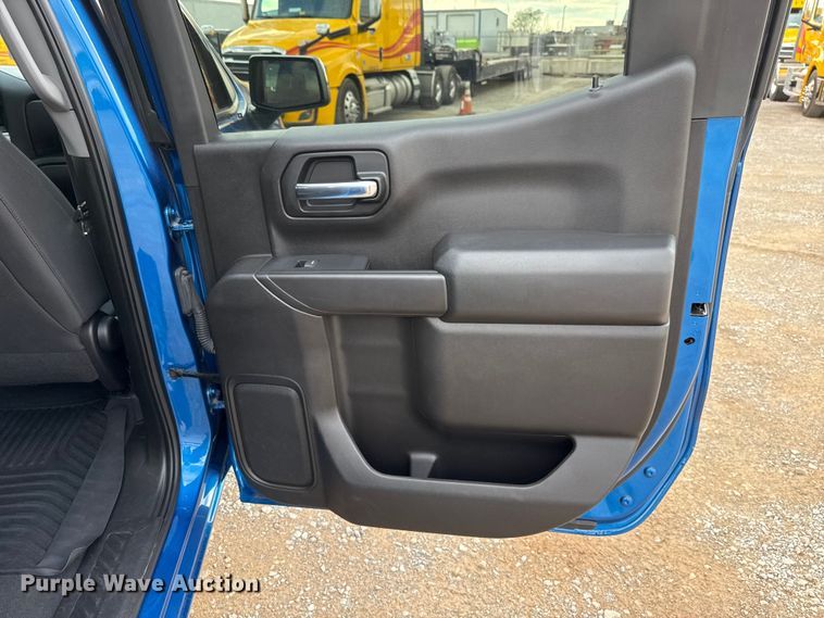 image for item EU5464 2022 Chevrolet Silverado 1500 Crew Cab pickup truck