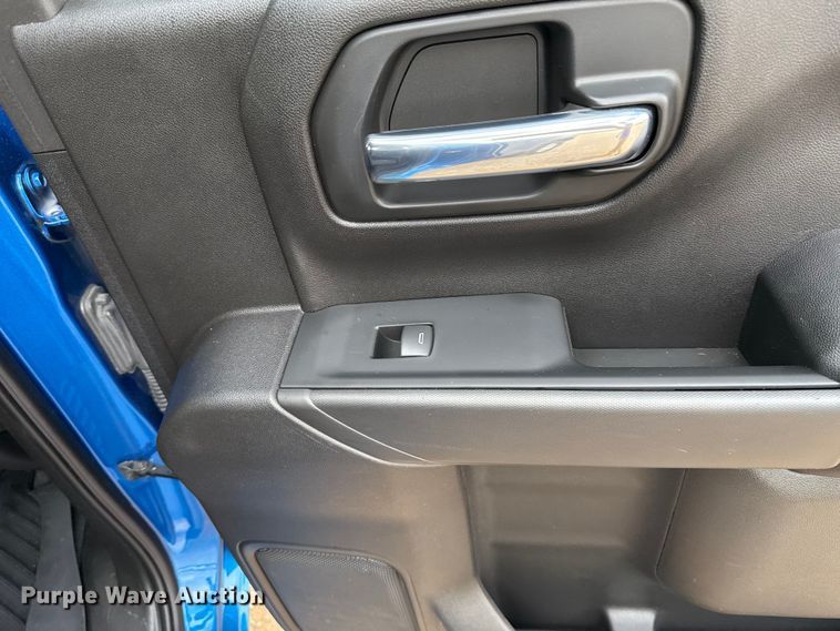 image for item EU5464 2022 Chevrolet Silverado 1500 Crew Cab pickup truck