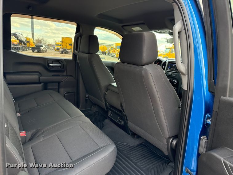 image for item EU5464 2022 Chevrolet Silverado 1500 Crew Cab pickup truck