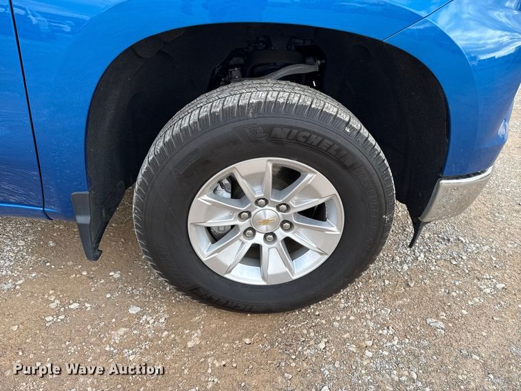 image for item EU5464 2022 Chevrolet Silverado 1500 Crew Cab pickup truck