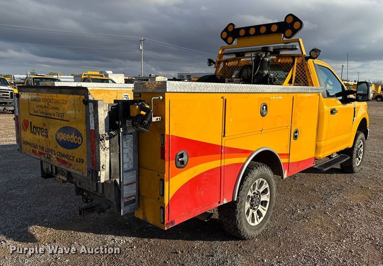 image for item EU5467 2022 Ford F350 Super Duty utility bed pickup truck