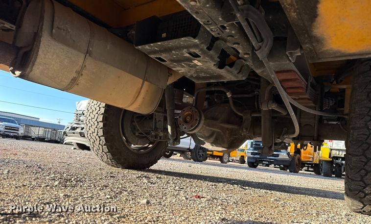 image for item EU5467 2022 Ford F350 Super Duty utility bed pickup truck