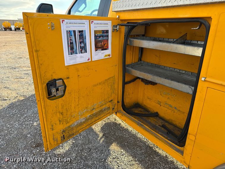 image for item EU5467 2022 Ford F350 Super Duty utility bed pickup truck