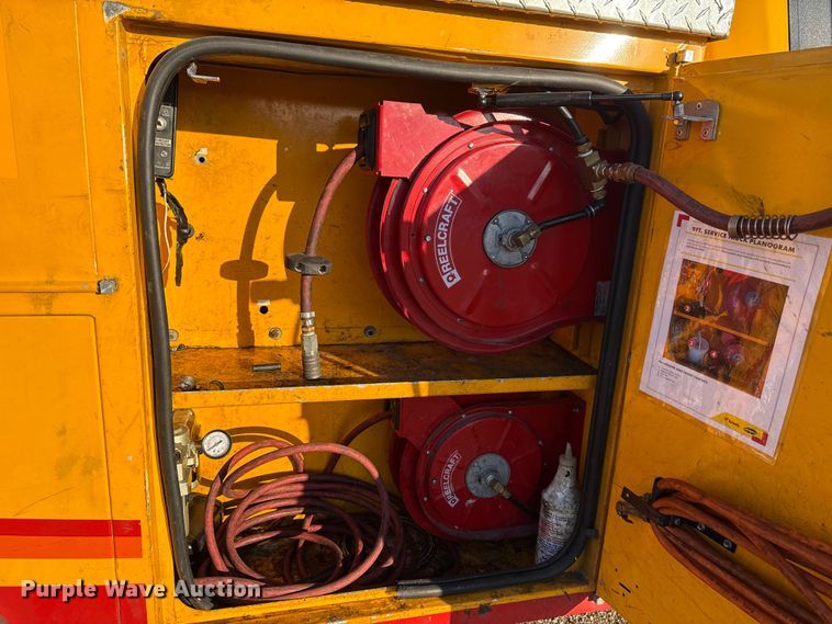 image for item EU5467 2022 Ford F350 Super Duty utility bed pickup truck