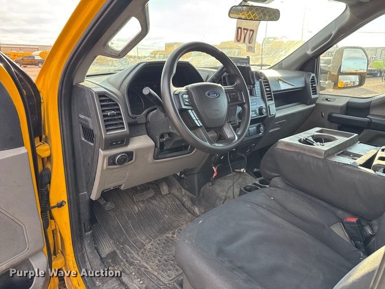 image for item EU5467 2022 Ford F350 Super Duty utility bed pickup truck