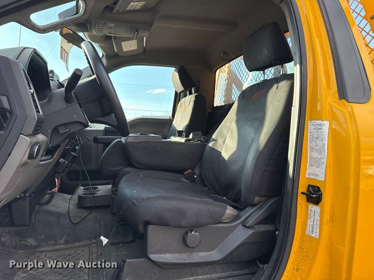 image for item EU5467 2022 Ford F350 Super Duty utility bed pickup truck