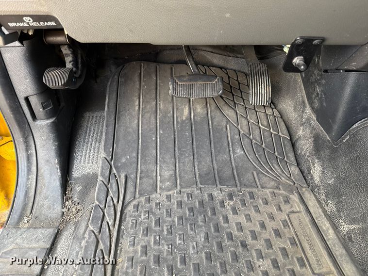 image for item EU5467 2022 Ford F350 Super Duty utility bed pickup truck