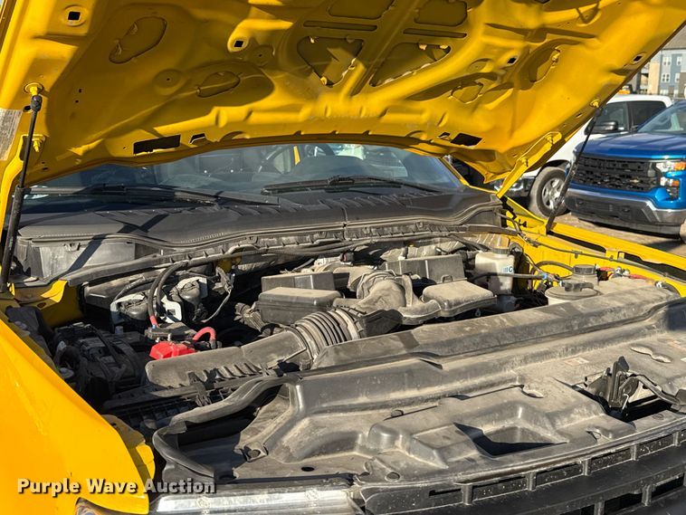 image for item EU5467 2022 Ford F350 Super Duty utility bed pickup truck