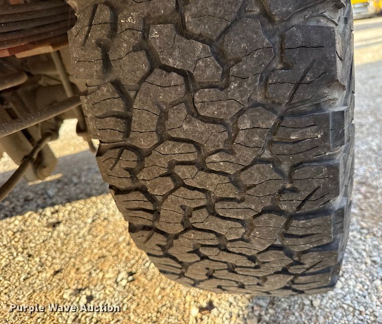 image for item EU5467 2022 Ford F350 Super Duty utility bed pickup truck