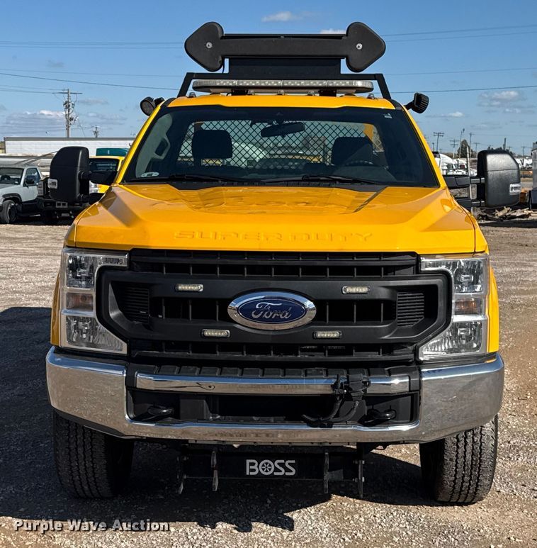 image for item EU5468 2020 Ford F350 Super Duty utility bed pickup truck