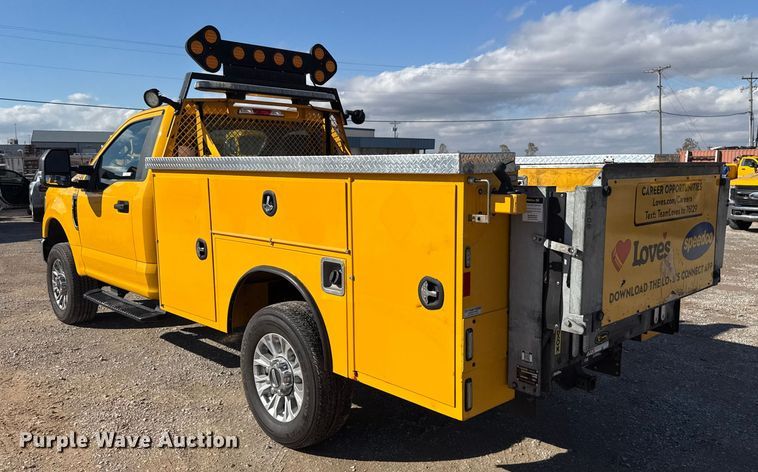 image for item EU5468 2020 Ford F350 Super Duty utility bed pickup truck