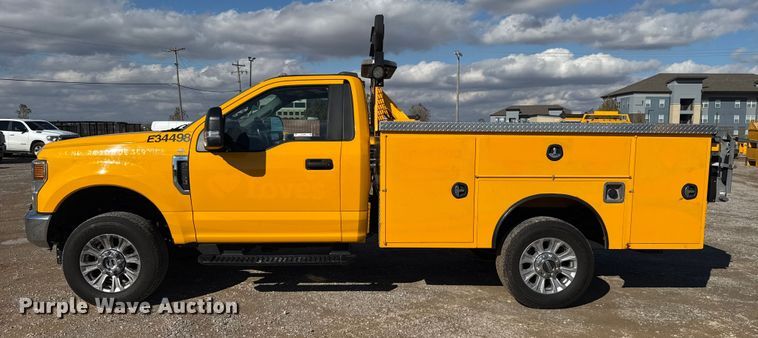 image for item EU5468 2020 Ford F350 Super Duty utility bed pickup truck