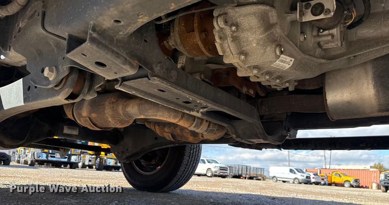 image for item EU5468 2020 Ford F350 Super Duty utility bed pickup truck