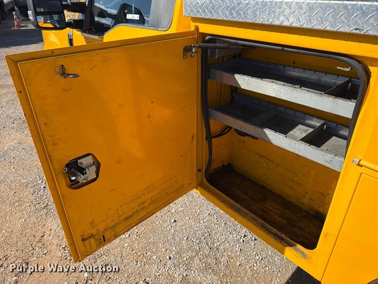 image for item EU5468 2020 Ford F350 Super Duty utility bed pickup truck