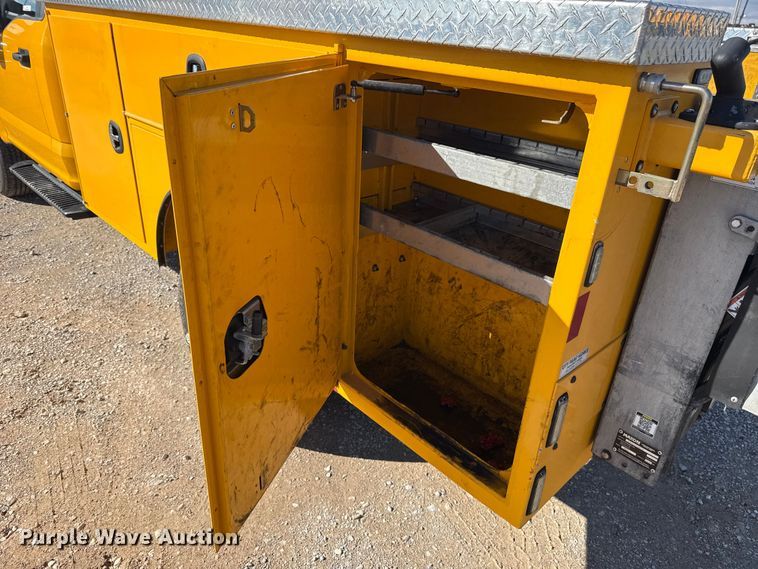 image for item EU5468 2020 Ford F350 Super Duty utility bed pickup truck