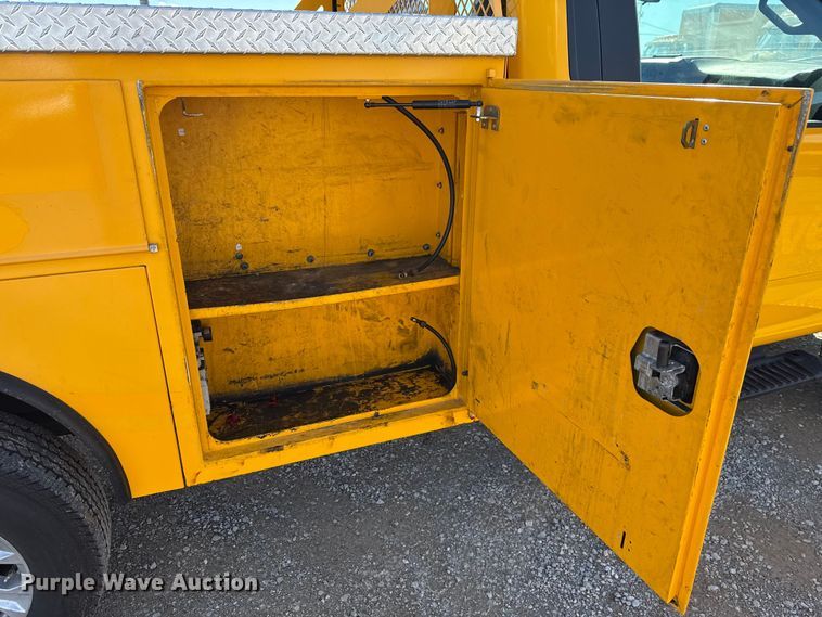 image for item EU5468 2020 Ford F350 Super Duty utility bed pickup truck