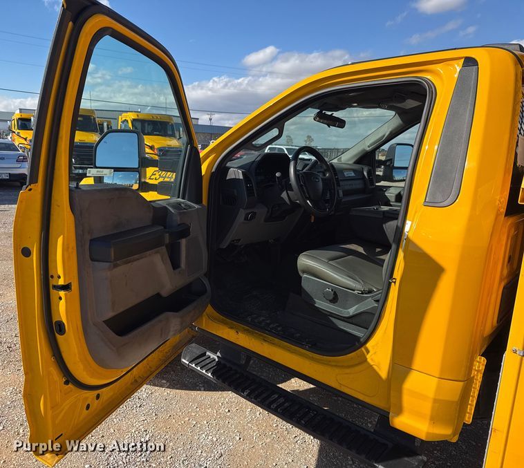 image for item EU5468 2020 Ford F350 Super Duty utility bed pickup truck