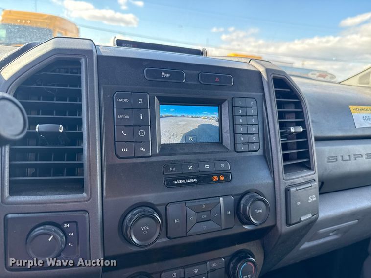 image for item EU5468 2020 Ford F350 Super Duty utility bed pickup truck