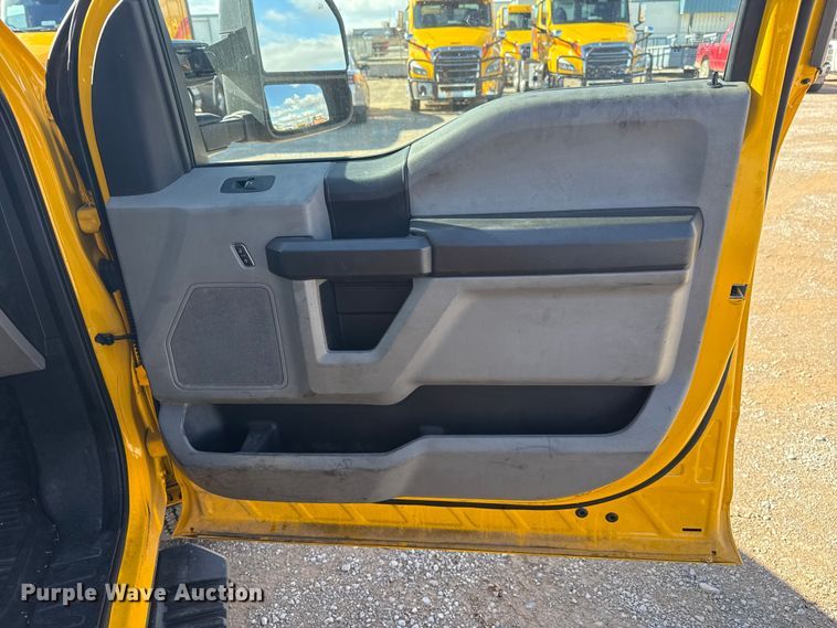 image for item EU5468 2020 Ford F350 Super Duty utility bed pickup truck