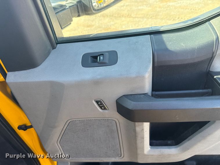 image for item EU5468 2020 Ford F350 Super Duty utility bed pickup truck