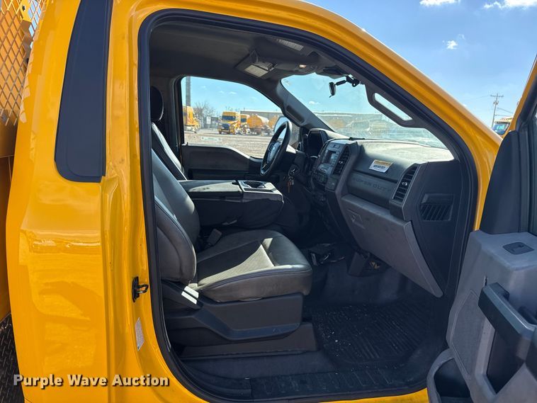 image for item EU5468 2020 Ford F350 Super Duty utility bed pickup truck