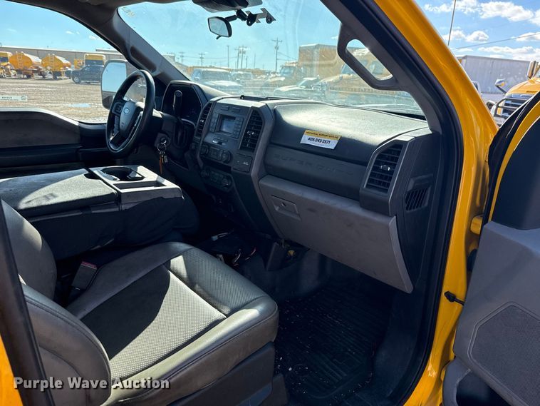 image for item EU5468 2020 Ford F350 Super Duty utility bed pickup truck