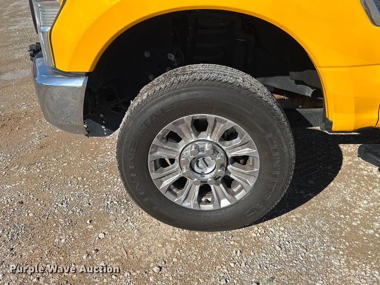 image for item EU5468 2020 Ford F350 Super Duty utility bed pickup truck