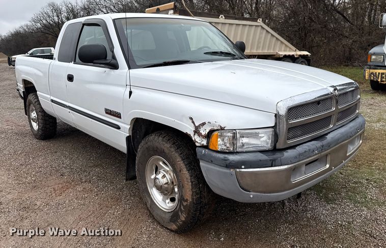 image for item EU5481 2001 Dodge Ram 2500 Quad Cab pickup truck