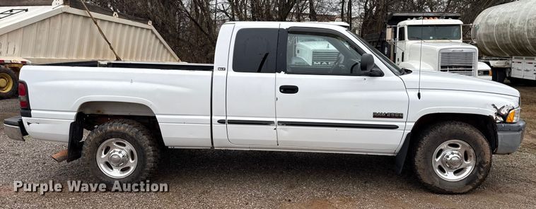 image for item EU5481 2001 Dodge Ram 2500 Quad Cab pickup truck