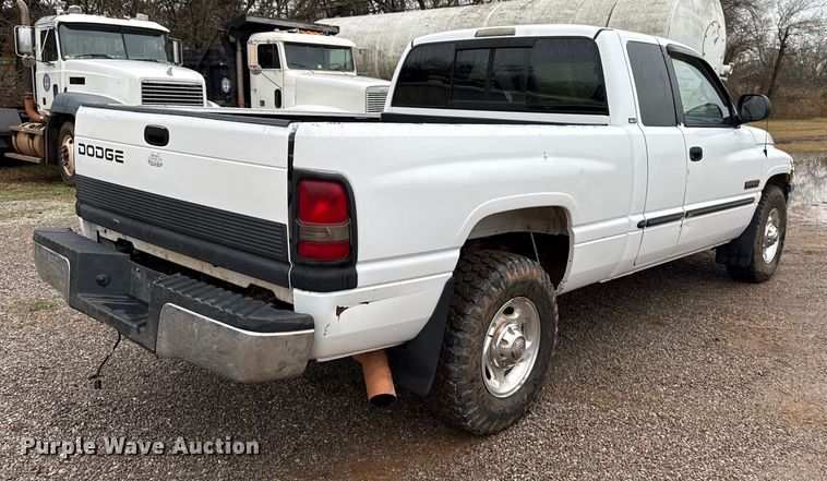 image for item EU5481 2001 Dodge Ram 2500 Quad Cab pickup truck