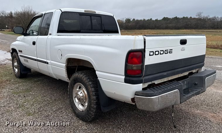 image for item EU5481 2001 Dodge Ram 2500 Quad Cab pickup truck