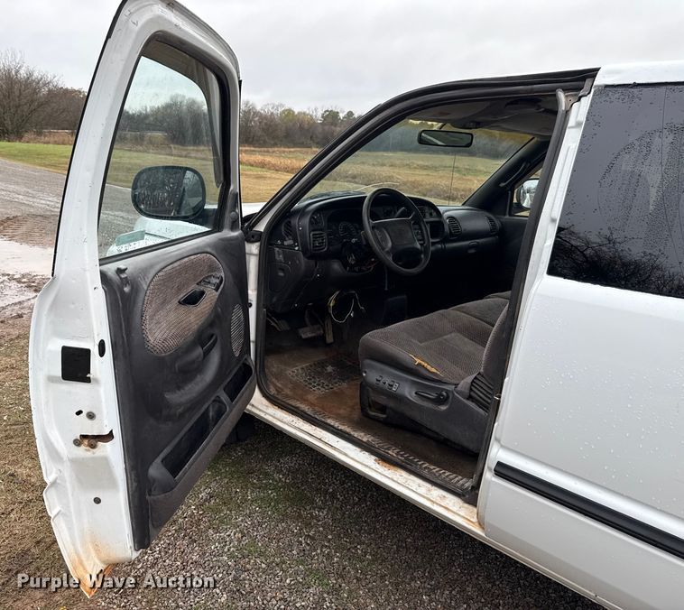 image for item EU5481 2001 Dodge Ram 2500 Quad Cab pickup truck