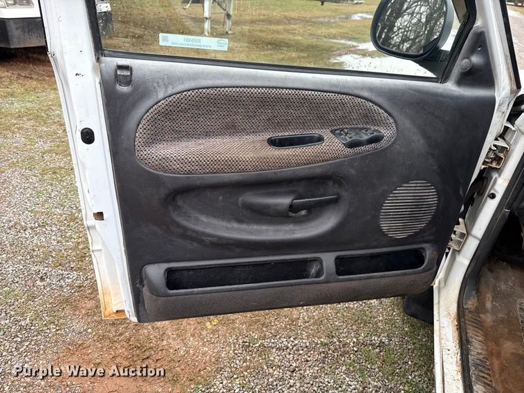 image for item EU5481 2001 Dodge Ram 2500 Quad Cab pickup truck