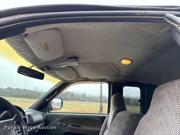 image for item EU5481 2001 Dodge Ram 2500 Quad Cab pickup truck