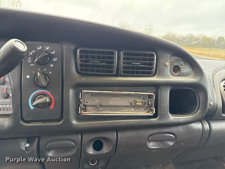 image for item EU5481 2001 Dodge Ram 2500 Quad Cab pickup truck