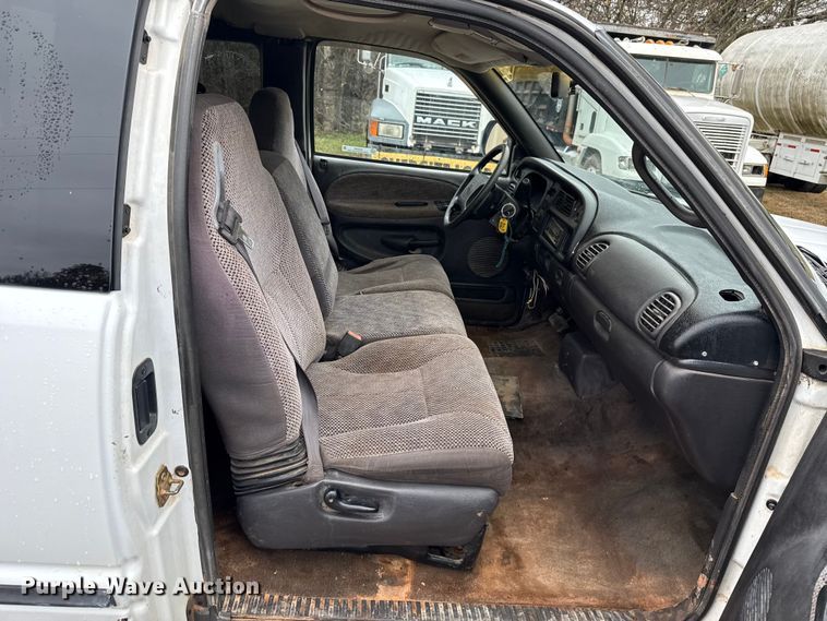 image for item EU5481 2001 Dodge Ram 2500 Quad Cab pickup truck