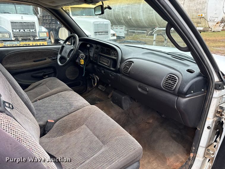 image for item EU5481 2001 Dodge Ram 2500 Quad Cab pickup truck