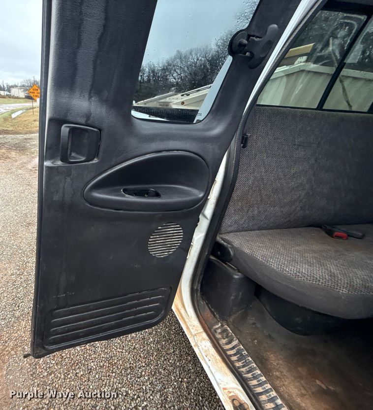 image for item EU5481 2001 Dodge Ram 2500 Quad Cab pickup truck