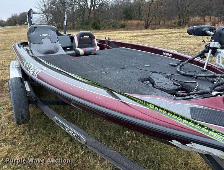 image for item EU5489 2009 Legend Alpha 211 bass boat