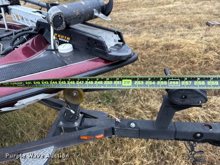 image for item EU5489 2009 Legend Alpha 211 bass boat