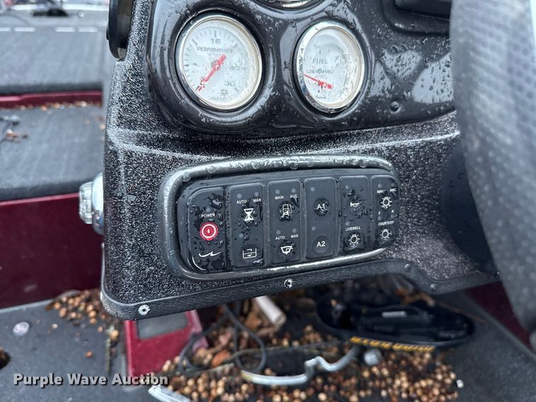 image for item EU5489 2009 Legend Alpha 211 bass boat