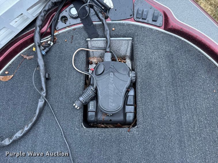 image for item EU5489 2009 Legend Alpha 211 bass boat