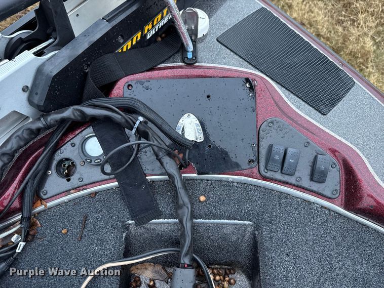 image for item EU5489 2009 Legend Alpha 211 bass boat