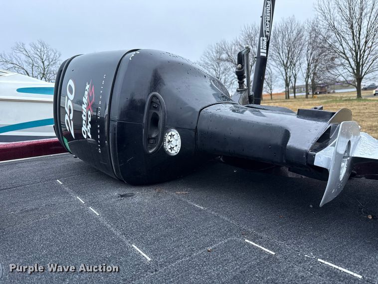 image for item EU5489 2009 Legend Alpha 211 bass boat