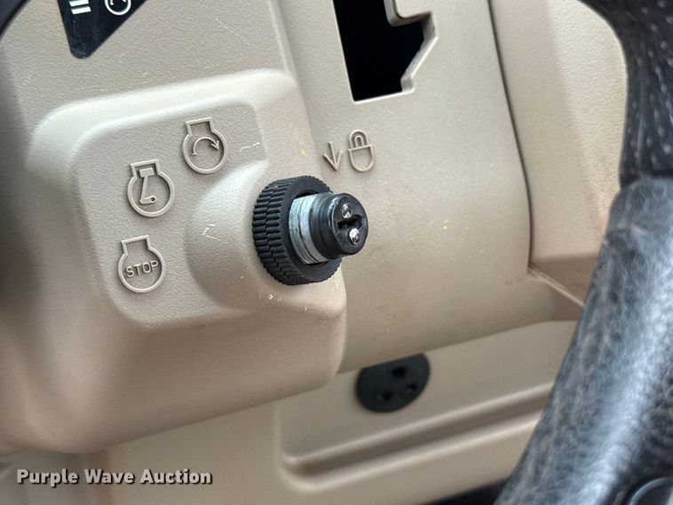 image for item EU5490 2019 John Deere Gator XUV835R utility vehicle