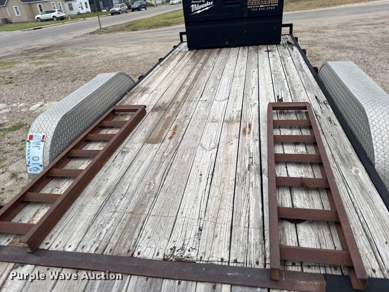image for item EU6235 2002 PJ utility trailer