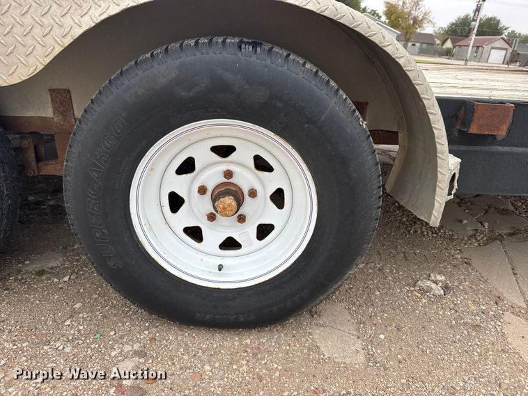 image for item EU6235 2002 PJ utility trailer