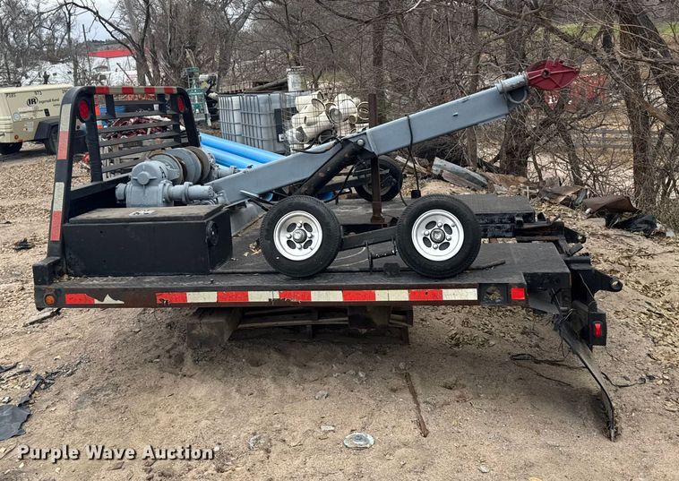image for item EU6380 Flatbed pickup bed with wrecker boom