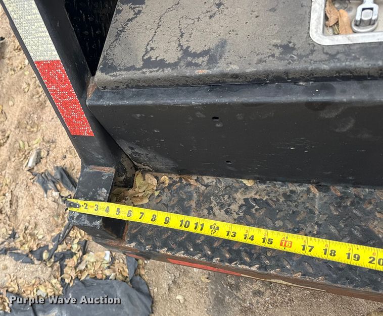 image for item EU6380 Flatbed pickup bed with wrecker boom