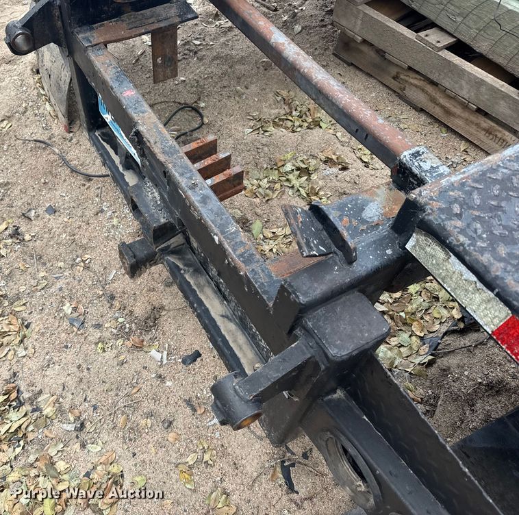 image for item EU6380 Flatbed pickup bed with wrecker boom